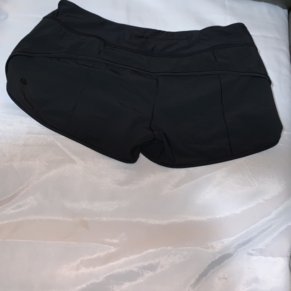 lululemon - Picture 2 of 4